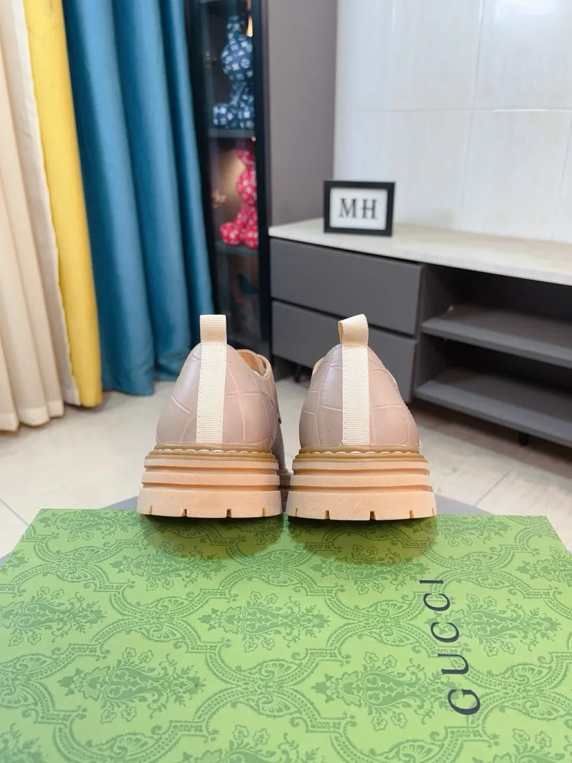 Men's shoes 💰500🌸🌸 (GUCCI) [can be made without label] G's new business boots are full-layer calfskin embossed with classic diamond pattern craftsmanship. They are high-end and classy, ​​versatile and have a full three-dimensional feel. They use raw rubber non-slip outsole. If you look closely, you will be addicted to the leather. You can't extricate yourself ~ the best on the market.          Fabric: Cowhide/Embossed Lining: Cowhide.          Please make a note when placing an order, size: 38-44 (37, 45, 46 can be customized and cannot be returned or exchanged)